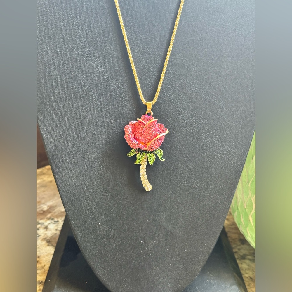 Rhinestone Rose Chain Necklace - Picture 2 of 7